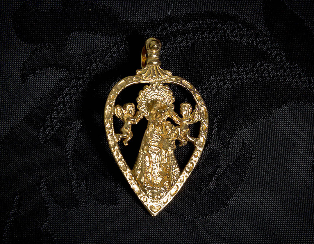 Medalla de la Virgen de los Desamparados ref. 48 oro