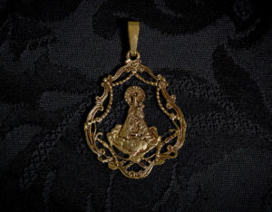 Medalla de la Virgen de los Desamparados ref. 50 bronce inglés