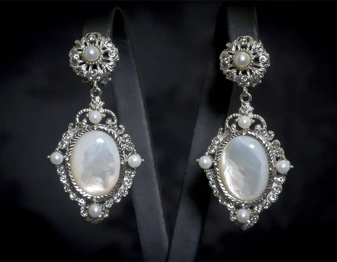 Aderezo del siglo XVIII en nácar, perla y cristal ref. m100