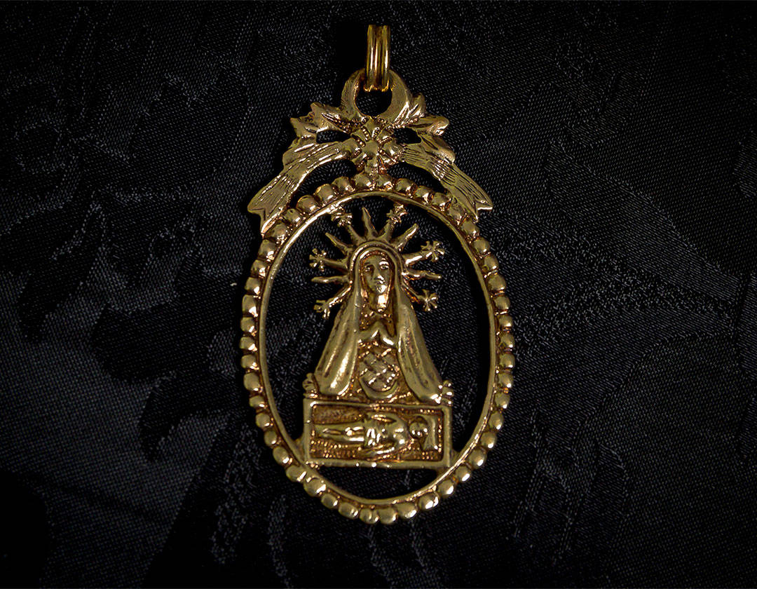 Medalla de la Virgen de la Dolorosa de Requena ref. 57 bronce inglés