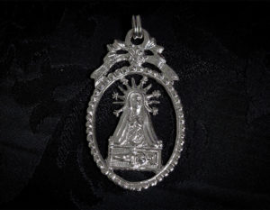 Medalla de la Virgen de la Dolorosa de Requena ref. 57 rodio