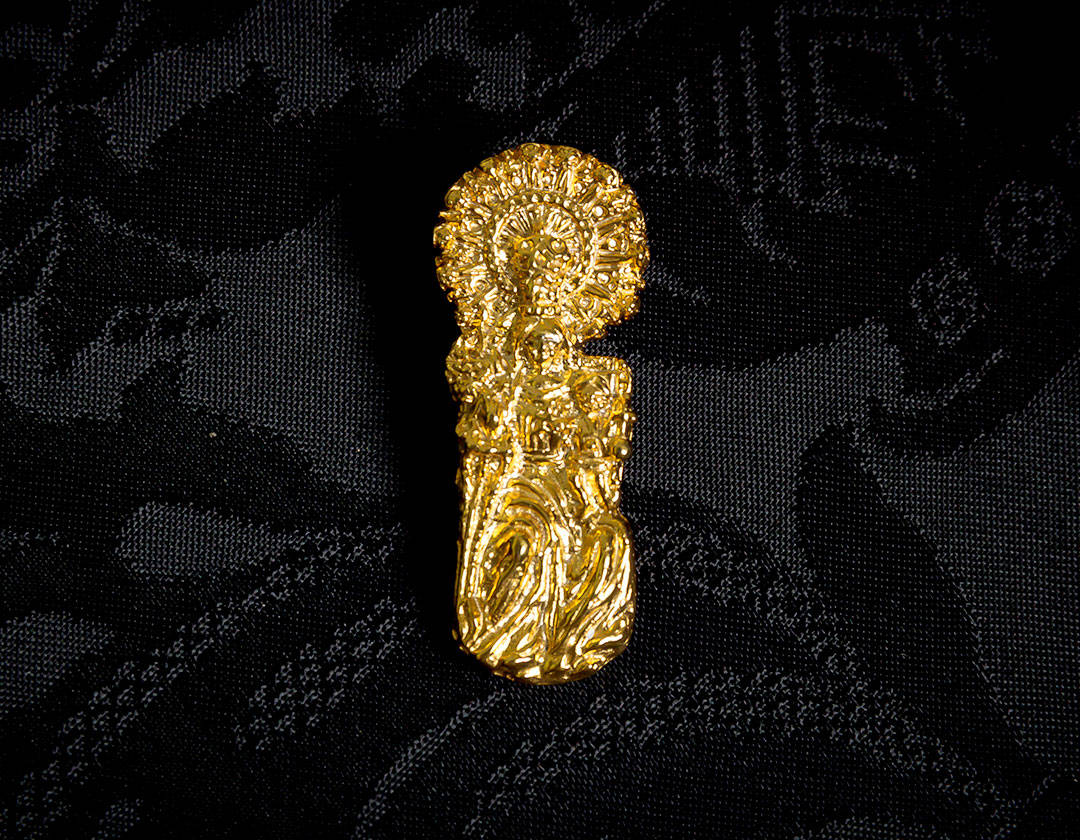Broche de la Virgen de la Salud ref. 40 oro