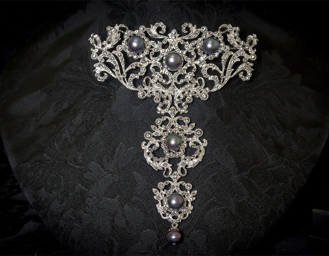 Aderezo del siglo XVIII en perla gris, black diamond y rodio ref. m178