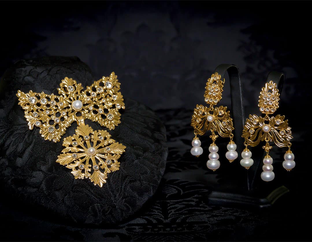 Pendientes y joia del barquillo en perla y oro ref. m-170